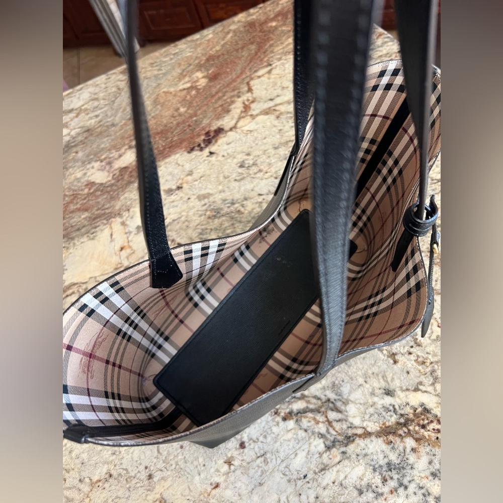 Authentic Burberry reversible tote gently used..v. Good condition
